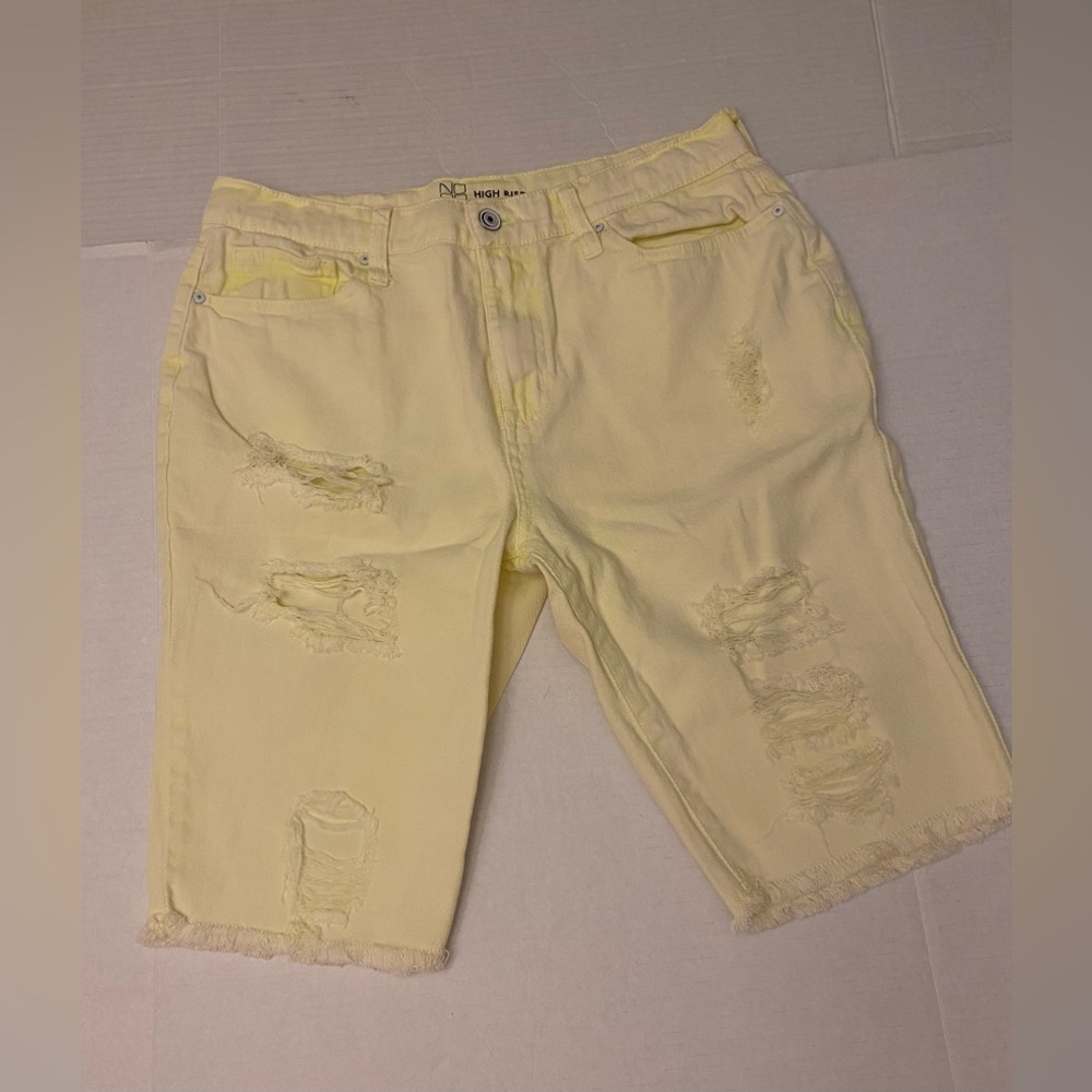 NOBO size 7 high rise yellow distressed destroyed frayed women’s Bermuda shorts